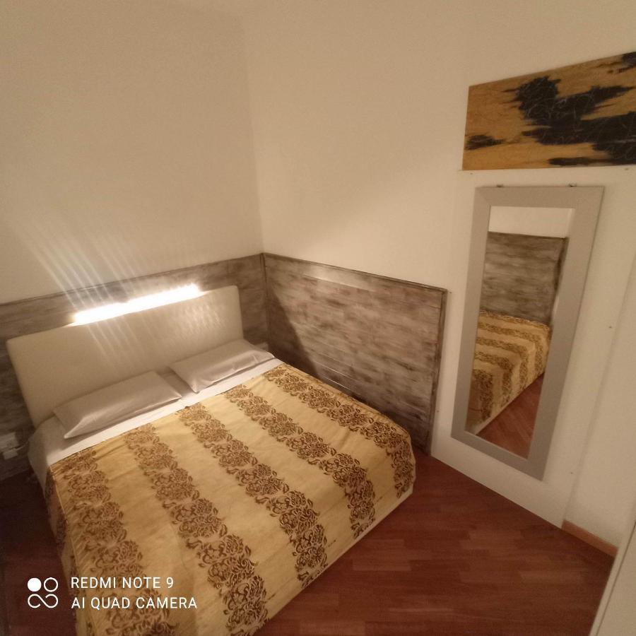 Ferienwohnung Domus Sottoripa Genua Exterior foto