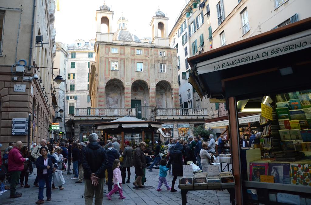 Ferienwohnung Domus Sottoripa Genua Exterior foto