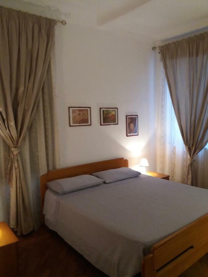 Ferienwohnung Domus Sottoripa Genua Exterior foto